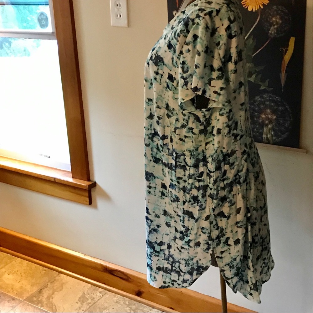 Batik Pattern Lightweight Blouse. Nwot - image 3